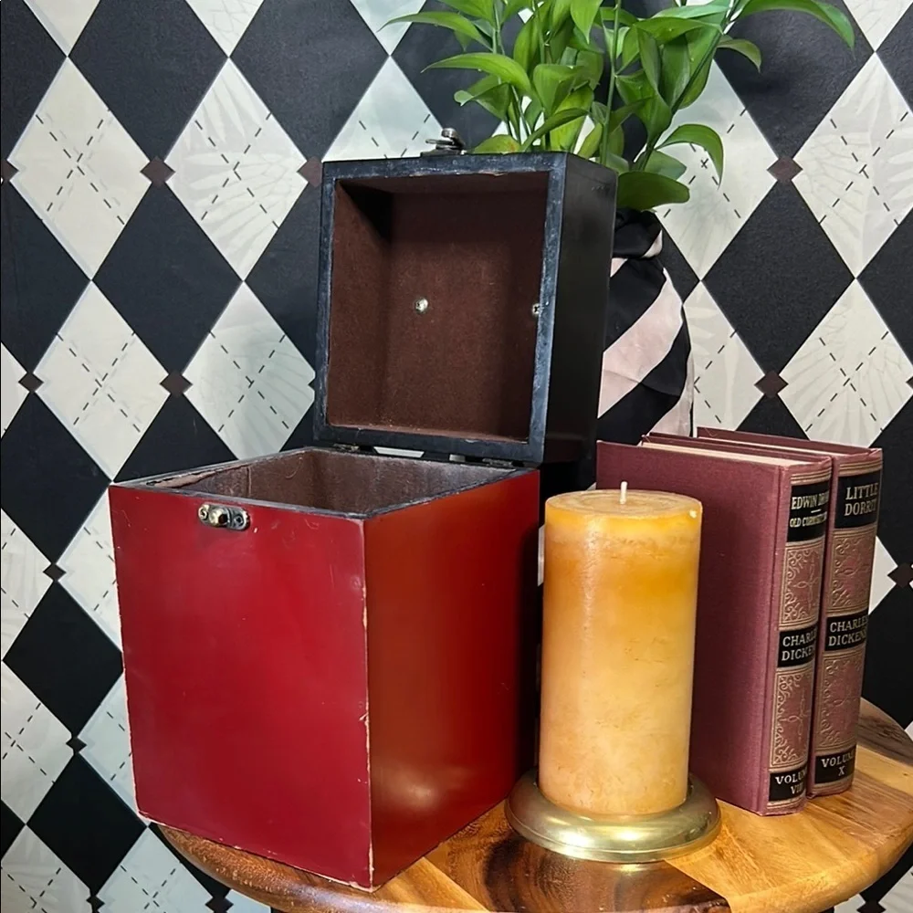 Vintage‎ Black and Red Decorative Storage Box